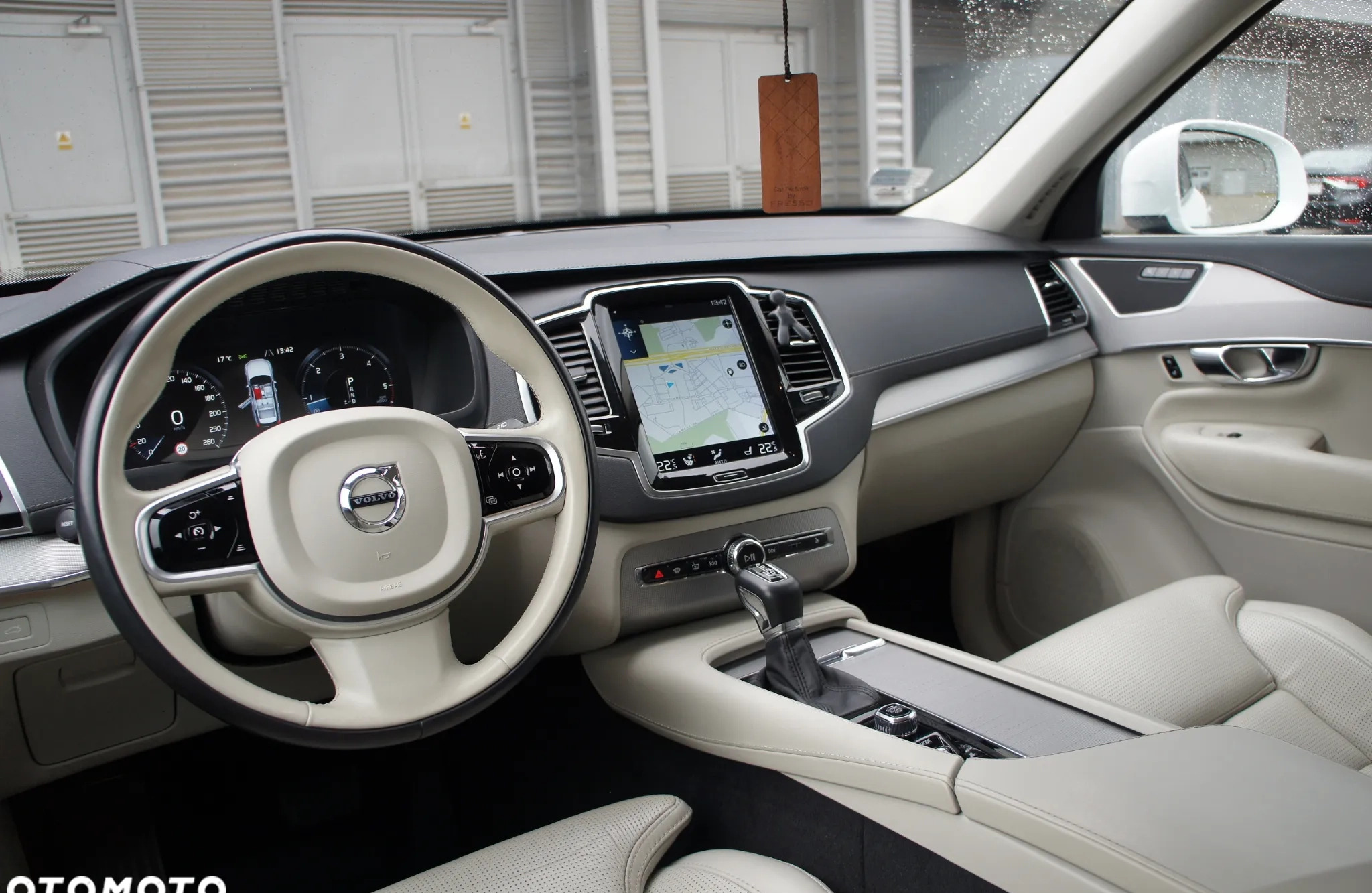 Volvo XC 90 cena 159900 przebieg: 180000, rok produkcji 2019 z Ząbki małe 379